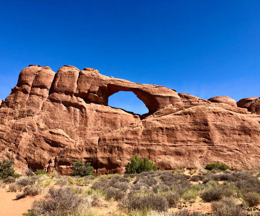 A close up view the Skyline Arch hike